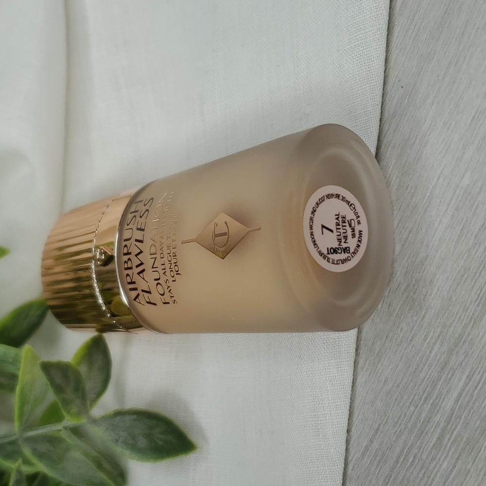 NEW CHARLOTTE TILBURY Airbrush Flawless Longwear Foundation 7 Neutral 30… - Picture 6 of 8